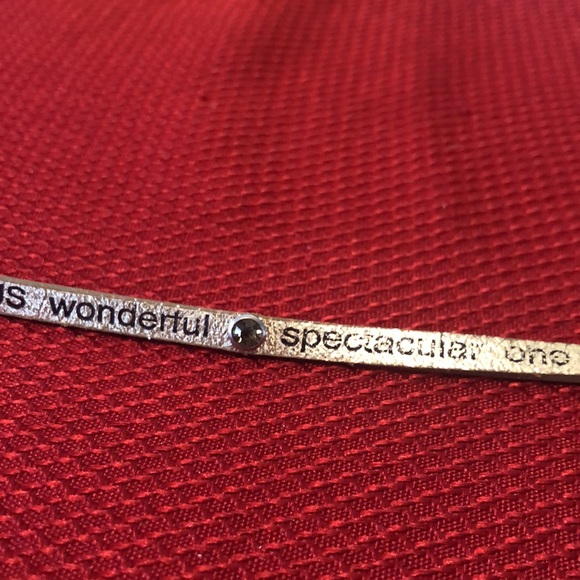 Good work(s) make a difference bracelet - Picture 6 of 7